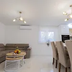Bella Podstrana